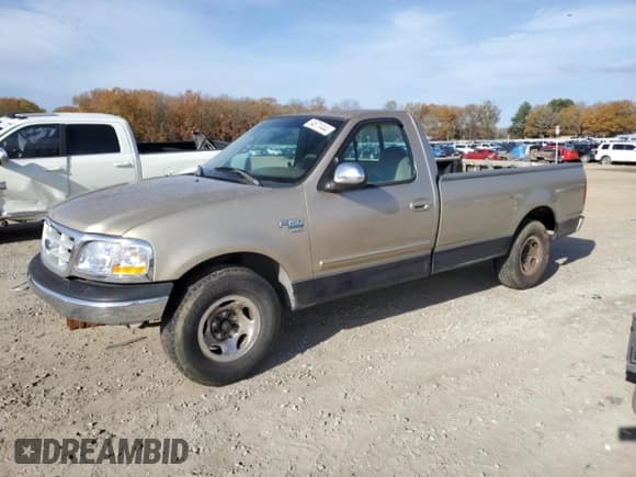 ✅ 1999 Ford F-150 XL • VIN: 1FTRF17L2XKA36749 • Lot: 84671444. Wystawiony na Copart z przebiegiem 148 338 mil. Bezpłatny archiwum sprzedaży aukcyjnych z USA i szczegółowy raport historii pojazdu na DreamBid. Zdjęcie 1.