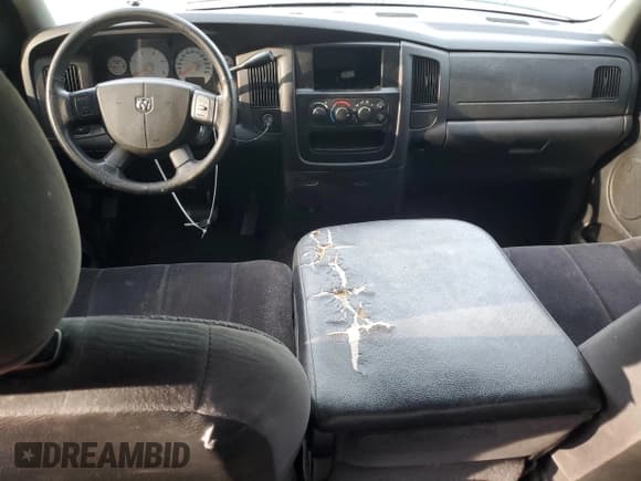 ✅ 2005 Dodge 2500 SLT • VIN: 3D7KR28C45G731600 • Lot: 69998155. Wystawiony na Copart z przebiegiem 179 775 mil. Bezpłatny archiwum sprzedaży aukcyjnych z USA i szczegółowy raport historii pojazdu na DreamBid. Zdjęcie 8.