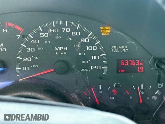 1997 Chevrolet Camaro z VIN 2G1FP22KXV2124842, wystawiony jako Copart lot #59028955 z przebiegiem 63 763 mil mil oraz Czysty tytuł • Clean title. Historia ofert i sprzedaży dostępna na DreamBid. Obrazek 8.