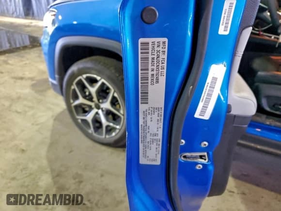 ✅ 2025 Jeep Compass Limited • VIN: 3C4NJDCNXST624895 • Lot: 95574925. Listed on Copart with 6,380 mi. Free auction sales archive from the USA and detailed vehicle history report at DreamBid. Image 14.