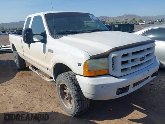 ✅ 1999 Ford F-250 XL • VIN: 1FTNX21L0XEC71028 • Lot: 42488142. Listed on IAAI with 262,237 mi. Free auction sales archive from the USA and detailed vehicle history report at DreamBid. Image 1.