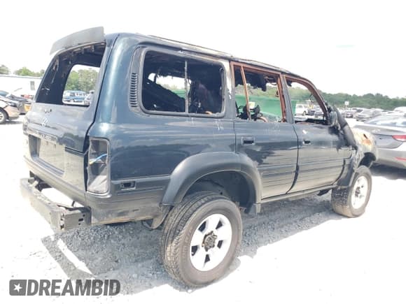 ✅ 1996 Lexus LX 450 • VIN: JT6HJ88J0T0130514 • Lot: 55988715. Wystawiony na Copart z przebiegiem Nie podano. Bezpłatny archiwum sprzedaży aukcyjnych z USA i szczegółowy raport historii pojazdu na DreamBid. Zdjęcie 3.