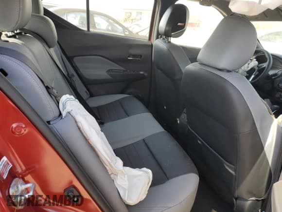 ✅ 2024 Nissan Kicks SR • VIN: 3N1CP5DVXRL484564 • Lot: 82140155. Wystawiony na Copart z przebiegiem 8 400 mil. Bezpłatny archiwum sprzedaży aukcyjnych z USA i szczegółowy raport historii pojazdu na DreamBid. Zdjęcie 10.