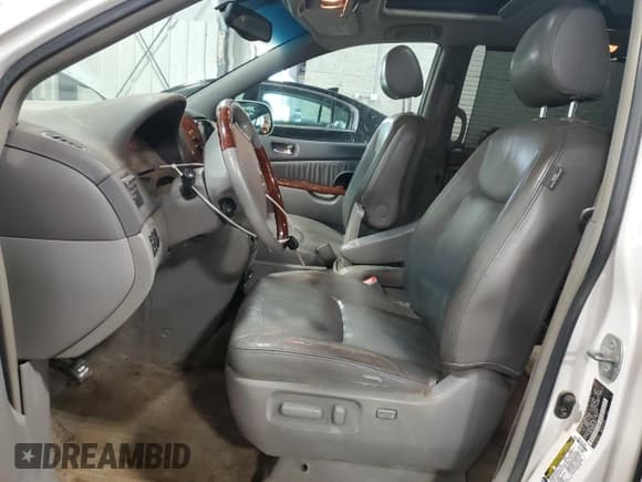 ✅ 2005 Toyota Sienna XLE • VIN: 5TDBA22C25S031229 • Lot: 56173815. Listed on Copart with 251,285 mi. Free auction sales archive from the USA and detailed vehicle history report at DreamBid. Image 7.