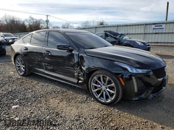 ✅ 2023 Cadillac CT5-V • VIN: 1G6DV5RW7P0108653 • Lot: 80827814. Wystawiony na Copart z przebiegiem 37 702 mil. Bezpłatny archiwum sprzedaży aukcyjnych z USA i szczegółowy raport historii pojazdu na DreamBid. Zdjęcie 4.