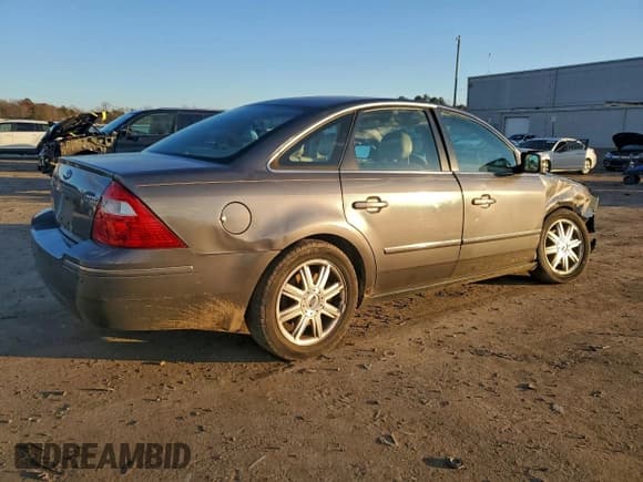 ✅ 2005 Ford Five Hundred Limited • VIN: 1FAHP28115G171237 • Lot: 94583435. Listed on Copart with 126,965 mi. Free auction sales archive from the USA and detailed vehicle history report at DreamBid. Image 3.