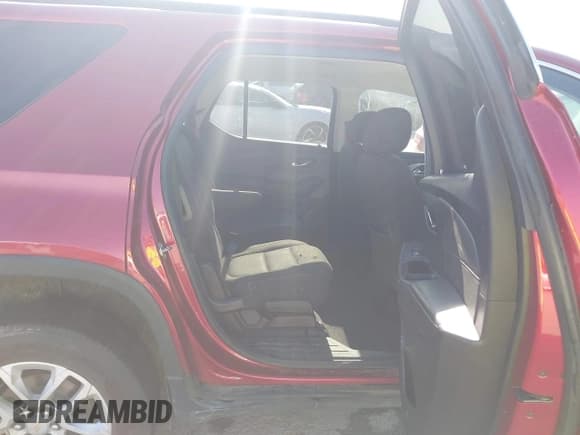 ✅ 2020 Chevrolet Traverse LT Cloth • VIN: 1GNERGKW9LJ309932 • Lot: 42022930. Listed on IAAI with 113,753 mi. Free auction sales archive from the USA and detailed vehicle history report at DreamBid. Image 8.