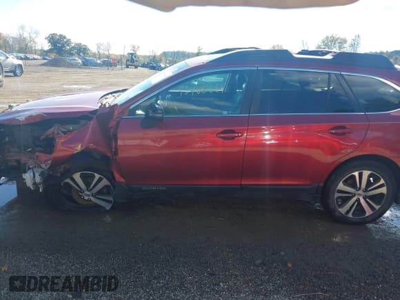 ✅ 2019 Subaru Outback Limited • VIN: 4S4BSANC8K3314570 • Lot: 43480664. Wystawiony na IAAI z przebiegiem 103 398 mil. Bezpłatny archiwum sprzedaży aukcyjnych z USA i szczegółowy raport historii pojazdu na DreamBid. Zdjęcie 15.
