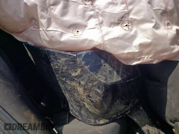 2020 Chevrolet Malibu LS z VIN 1G1ZC5ST8LF032126, wystawiony jako Copart lot #67092175 z przebiegiem 136 927 mil mil oraz Szkoda całkowita • Salvage title. Historia ofert i sprzedaży dostępna na DreamBid. Obrazek 10.