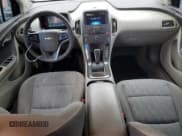 ✅ 2013 Chevrolet Volt • VIN: 1G1RA6E46DU134408 • Lot: 72382794. Wystawiony na Copart z przebiegiem 52 969 mil. Bezpłatny archiwum sprzedaży aukcyjnych z USA i szczegółowy raport historii pojazdu na DreamBid. Zdjęcie 8.