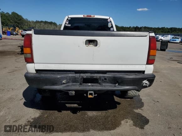 ✅ 2001 Chevrolet Silverado 2500HD LS • VIN: 1GCHK29U61E316862 • Lot: 57590155. Wystawiony na Copart z przebiegiem Nie podano. Bezpłatny archiwum sprzedaży aukcyjnych z USA i szczegółowy raport historii pojazdu na DreamBid. Zdjęcie 6.