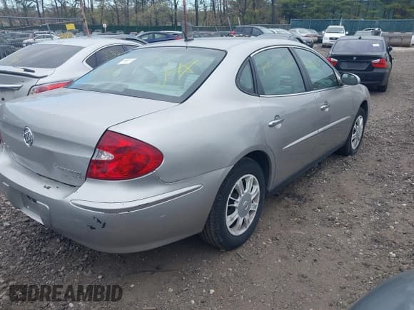 ✅ 2007 Buick LaCrosse CX • VIN: 2G4WC582371153437 • Lot: 42165122. Listed on IAAI with Not provided. Free auction sales archive from the USA and detailed vehicle history report at DreamBid. Image 4.