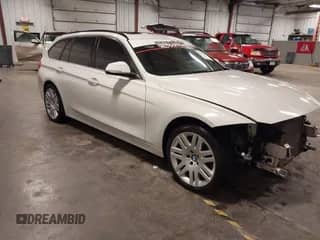 2018 BMW 3 Series 330i xDrive z VIN WBA8K3C54JA485788, wystawiony jako IAAI lot #43435602 z przebiegiem 150 322 mil mil oraz . Historia ofert i sprzedaży dostępna na DreamBid. Obrazek 1.