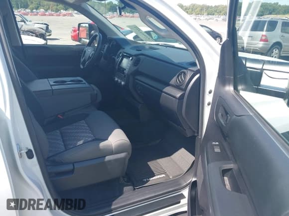 ✅ 2021 Toyota Tundra SR • VIN: 5TFCY5F10MX027263 • Lot: 42963423. Listed on IAAI with 27,429 mi. Free auction sales archive from the USA and detailed vehicle history report at DreamBid. Image 5.