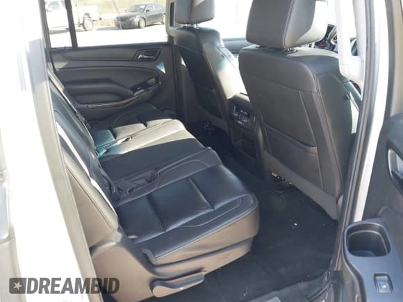 ✅ 2016 Chevrolet Suburban LT • VIN: 1GNSKHKCXGR287692 • Lot: 43690293. Wystawiony na IAAI z przebiegiem 197 455 mil. Bezpłatny archiwum sprzedaży aukcyjnych z USA i szczegółowy raport historii pojazdu na DreamBid. Zdjęcie 8.