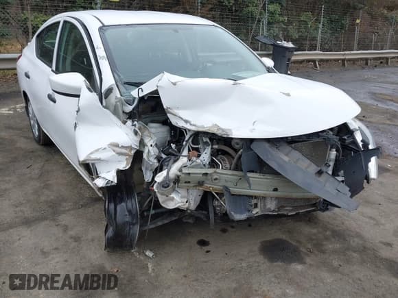 ✅ 2018 Nissan Versa S Plus • VIN: 3N1CN7AP5JL824781 • Lot: 41509771. Wystawiony na IAAI z przebiegiem 113 106 mil. Bezpłatny archiwum sprzedaży aukcyjnych z USA i szczegółowy raport historii pojazdu na DreamBid. Zdjęcie 6.