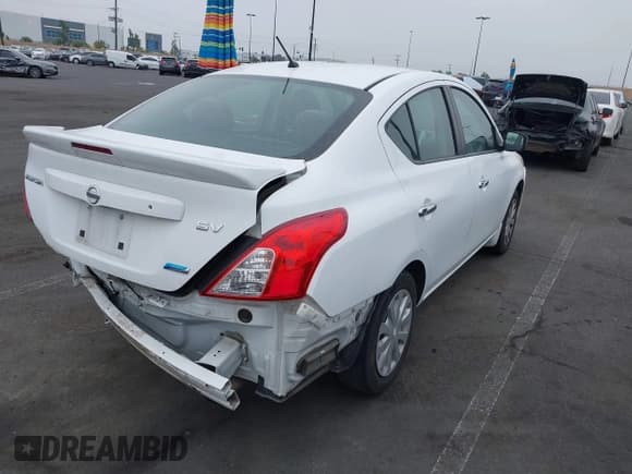 ✅ 2015 Nissan Versa S • VIN: 3N1CN7AP8FL942489 • Лот: 42433402. Опубликован ранее на IAAI с пробегом 102 214 миль. Бесплатный доступ к архиву аукционных продаж из США и подробный отчёт об истории автомобиля на DreamBid. Изображение 4.