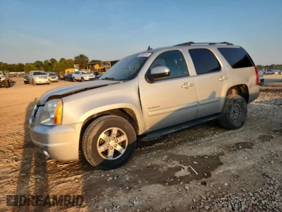 ✅ 2013 GMC Yukon SLT • VIN: 1GKS2CE07DR296122 • Lot: 71269145. Listed on Copart with 243,391 mi. Free auction sales archive from the USA and detailed vehicle history report at DreamBid. Image 1.