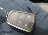 ✅ 2023 Cadillac XT4 FWD Premium Luxury • VIN: 1GYFZCR4XPF185943 • Лот: 43393516. Опубликован ранее на IAAI с пробегом 22 034 миль. Бесплатный доступ к архиву аукционных продаж из США и подробный отчёт об истории автомобиля на DreamBid. Изображение 11.