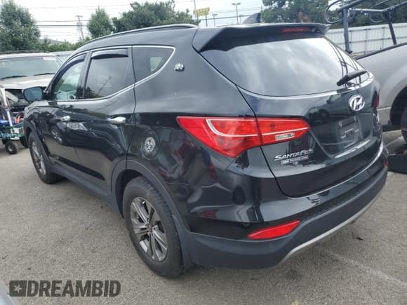 ✅ 2016 Hyundai Santa Fe • VIN: 5XYZUDLB2GG332364 • Лот: 67426613. Опубликован ранее на Copart с пробегом 127 267 миль. Бесплатный доступ к архиву аукционных продаж из США и подробный отчёт об истории автомобиля на DreamBid. Изображение 2.
