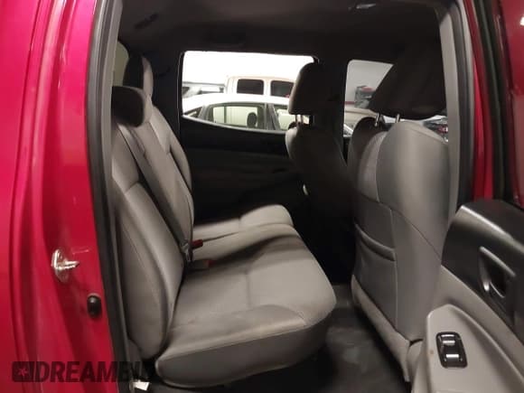 ✅ 2015 Toyota Tacoma • VIN: 3TMLU4EN3FM196518 • Lot: 41198481. Listed on IAAI with 96,277 mi. Free auction sales archive from the USA and detailed vehicle history report at DreamBid. Image 8.