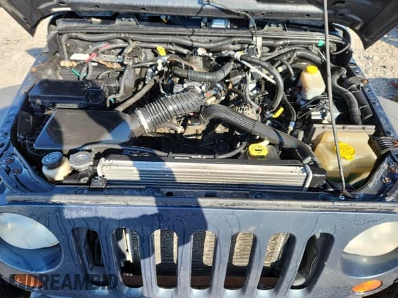 ✅ 2008 Jeep Wrangler Unlimited X • VIN: 1J4GA39128L621785 • Lot: 85552555. Listed on Copart with 207,716 mi. Free auction sales archive from the USA and detailed vehicle history report at DreamBid. Image 12.