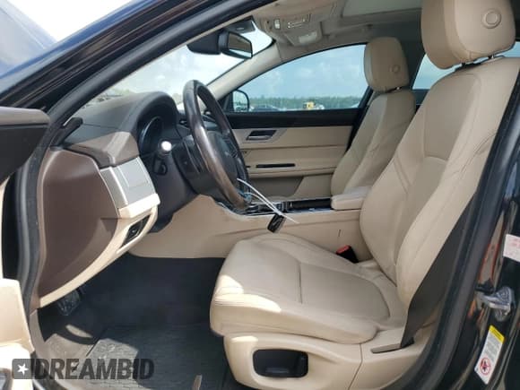 ✅ 2017 Jaguar XF 35t Premium • VIN: SAJBJ4BV9HCY37427 • Lot: 53759185. Listed on Copart with 64,330 mi. Free auction sales archive from the USA and detailed vehicle history report at DreamBid. Image 7.