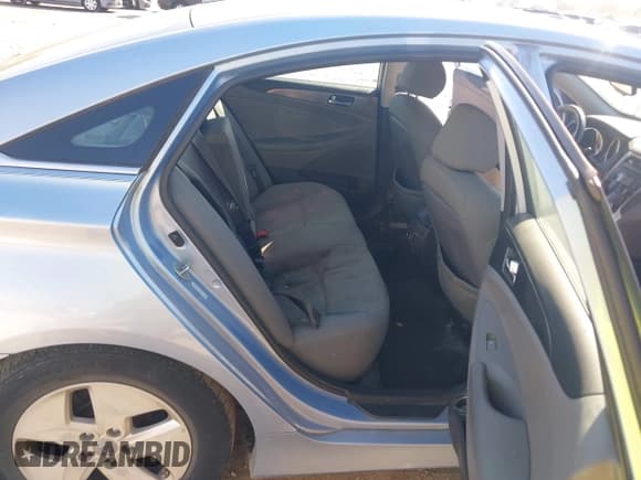 ✅ 2012 Hyundai Sonata Hybrid • VIN: KMHEC4A45CA022947 • Лот: 43613342. Опубликован ранее на IAAI с пробегом 165 881 миль. Бесплатный доступ к архиву аукционных продаж из США и подробный отчёт об истории автомобиля на DreamBid. Изображение 8.