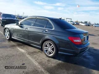 ✅ 2012 Mercedes-Benz C 250 Sport • VIN: WDDGF4HB5CR209671 • Lot: 43668353. Wystawiony na IAAI z przebiegiem 130 035 mil. Bezpłatny archiwum sprzedaży aukcyjnych z USA i szczegółowy raport historii pojazdu na DreamBid. Zdjęcie 3.