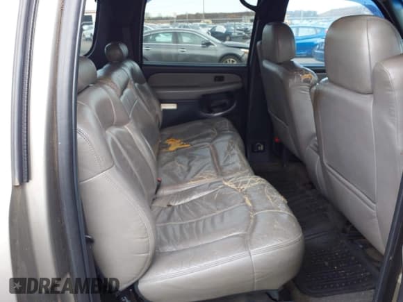 ✅ 2001 Chevrolet Suburban LT • VIN: 3GNFK16T11G140297 • Лот: 43869622. Опубликован ранее на IAAI с пробегом 163 177 миль. Бесплатный доступ к архиву аукционных продаж из США и подробный отчёт об истории автомобиля на DreamBid. Изображение 8.