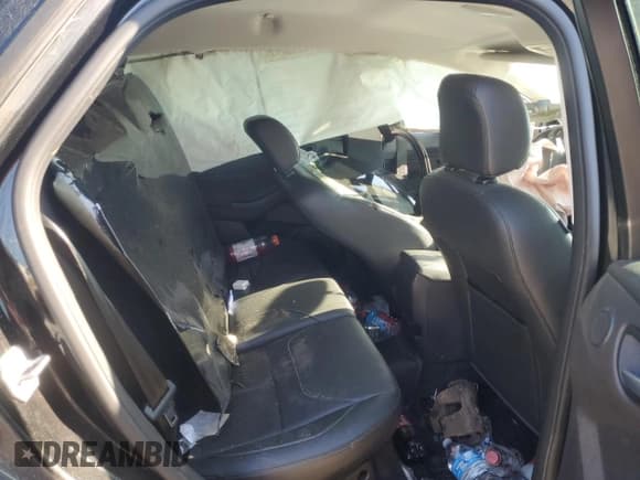 ✅ 2015 Ford Focus Titanium • VIN: 1FADP3N2XFL230263 • Lot: 86443185. Wystawiony na Copart z przebiegiem Nie podano. Bezpłatny archiwum sprzedaży aukcyjnych z USA i szczegółowy raport historii pojazdu na DreamBid. Zdjęcie 11.