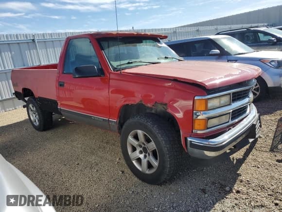 ✅ 1997 Chevrolet Silverado 1500 • VIN: 1GCEK14R4VZ114570 • Lot: 82647415. Listed on Copart with 171,514 mi. Free auction sales archive from the USA and detailed vehicle history report at DreamBid. Image 4.
