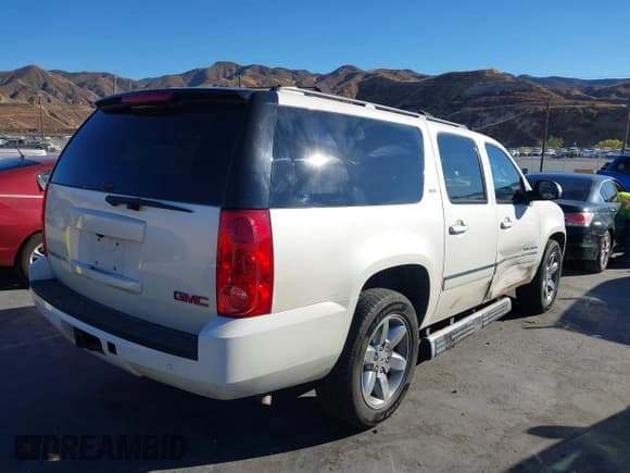 ✅ 2013 GMC Yukon XL SLT • VIN: 1GKS1KE04DR164576 • Lot: 41042003. Wystawiony na IAAI z przebiegiem 154 715 mil. Bezpłatny archiwum sprzedaży aukcyjnych z USA i szczegółowy raport historii pojazdu na DreamBid. Zdjęcie 4.