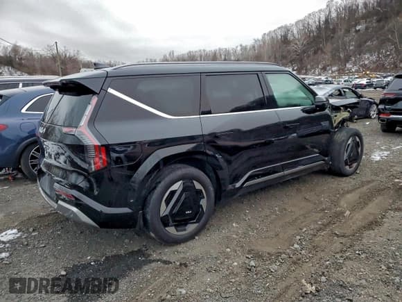 ✅ 2024 Kia EV9 Land • VIN: KNDADFS57R6042051 • Лот: 96032575. Опубликован ранее на Copart с пробегом 8 705 миль. Бесплатный доступ к архиву аукционных продаж из США и подробный отчёт об истории автомобиля на DreamBid. Изображение 3.