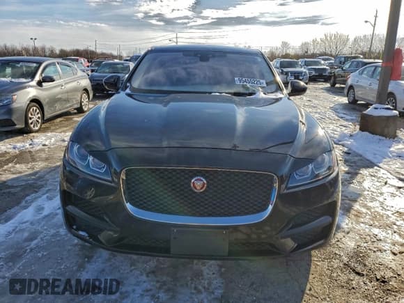 ✅ 2020 Jaguar F-Pace 30t Prestige • VIN: SADCK2GX5LA635465 • Lot: 95455225. Wystawiony na Copart z przebiegiem 129 490 mil. Bezpłatny archiwum sprzedaży aukcyjnych z USA i szczegółowy raport historii pojazdu na DreamBid. Zdjęcie 5.