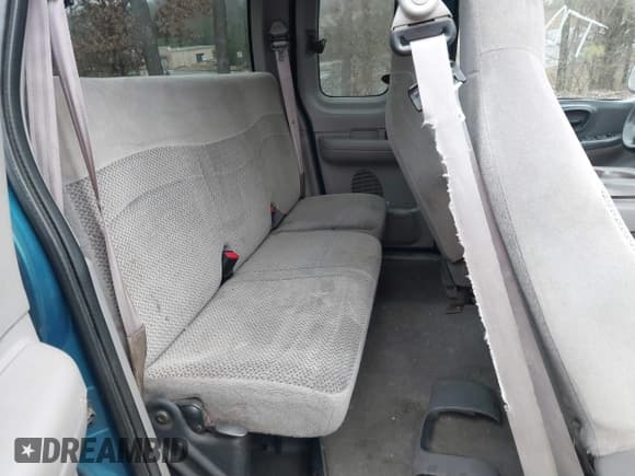 ✅ 2000 Ford F-150 • VIN: 1FTRX07W7YKA28407 • Lot: 41551494. Wystawiony na IAAI z przebiegiem Nie podano. Bezpłatny archiwum sprzedaży aukcyjnych z USA i szczegółowy raport historii pojazdu na DreamBid. Zdjęcie 8.