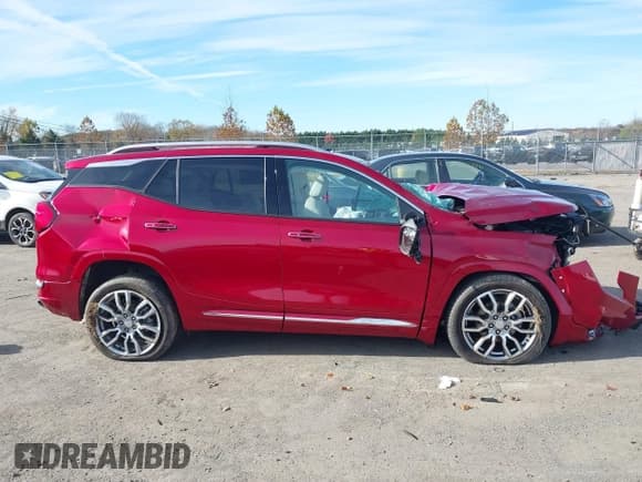 ✅ 2023 GMC Terrain Denali • VIN: 3GKALXEG5PL100123 • Lot: 43603359. Wystawiony na IAAI z przebiegiem Nie podano. Bezpłatny archiwum sprzedaży aukcyjnych z USA i szczegółowy raport historii pojazdu na DreamBid. Zdjęcie 13.