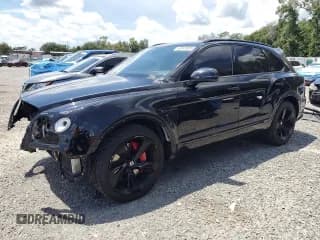 ✅ 2019 Bentley Bentayga V8 • VIN: SJAAM2ZV3KC023729 • Lot: 69097095. Listed on Copart with 79,829 mi. Free auction sales archive from the USA and detailed vehicle history report at DreamBid. Image 1.