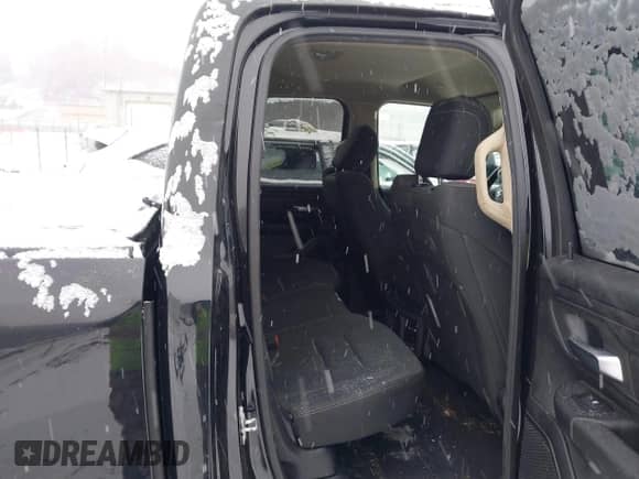 2019 Ram 1500 Tradesman z VIN 1C6SRFCT8KN812411, wystawiony jako IAAI lot #41589377 z przebiegiem 79 776 mil mil oraz . Historia ofert i sprzedaży dostępna na DreamBid. Obrazek 8.