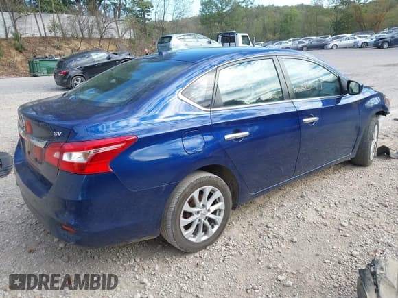 ✅ 2019 Nissan Sentra SR • VIN: 3N1AB7AP4KY308139 • Lot: 43372391. Wystawiony na IAAI z przebiegiem 129 933 mil. Bezpłatny archiwum sprzedaży aukcyjnych z USA i szczegółowy raport historii pojazdu na DreamBid. Zdjęcie 4.