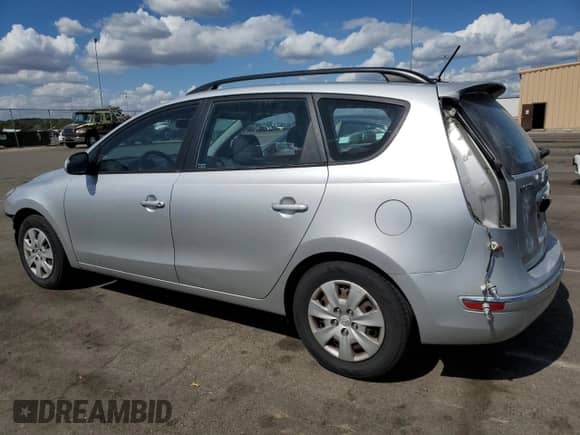 2010 Hyundai Elantra SE z VIN KMHDC8AE0AU064479, wystawiony jako Copart lot #71779794 z przebiegiem 107 673 mil mil oraz Szkoda całkowita • Salvage title. Historia ofert i sprzedaży dostępna na DreamBid. Obrazek 2.