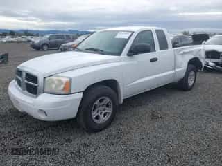 2007 Dodge Dakota SLT z VIN 1D7HW42K47S216283, wystawiony jako IAAI lot #43337850 z przebiegiem 128 366 mil mil oraz . Historia ofert i sprzedaży dostępna na DreamBid. Obrazek 2.