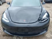 ✅ 2018 Tesla Model 3 Long Range Battery • VIN: 5YJ3E1EB3JF186733 • Lot: 42093891. Wystawiony na IAAI z przebiegiem 102 435 mil. Bezpłatny archiwum sprzedaży aukcyjnych z USA i szczegółowy raport historii pojazdu na DreamBid. Zdjęcie 6.