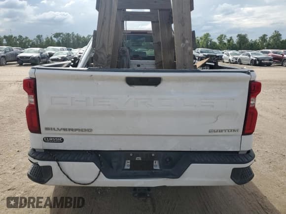 ✅ 2020 Chevrolet Silverado 1500 Custom • VIN: 1GCRWBEH4LZ281963 • Lot: 69211604. Wystawiony na Copart z przebiegiem 148 420 mil. Bezpłatny archiwum sprzedaży aukcyjnych z USA i szczegółowy raport historii pojazdu na DreamBid. Zdjęcie 6.