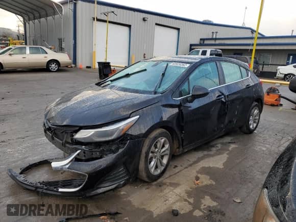 2019 Chevrolet Cruze LT z VIN 3G1BE6SM5KS540364, wystawiony jako Copart lot #68926362 z przebiegiem 65 110 mil mil oraz . Historia ofert i sprzedaży dostępna na DreamBid. Obrazek 1.