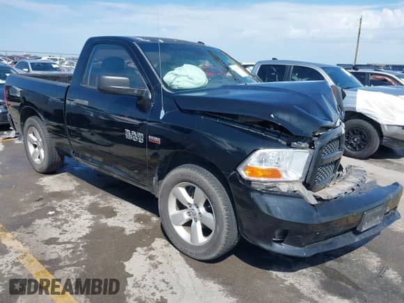 2013 Ram 1500 Express z VIN 3C6JR6AT8DG505511, wystawiony jako IAAI lot #43104315 z przebiegiem 306 996 mil mil oraz . Historia ofert i sprzedaży dostępna na DreamBid. Obrazek 1.