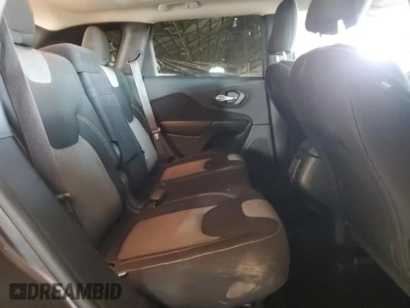 ✅ 2014 Jeep Cherokee Latitude • VIN: 1C4PJMCS3EW145439 • Lot: 89907745. Wystawiony na Copart z przebiegiem 146 950 mil. Bezpłatny archiwum sprzedaży aukcyjnych z USA i szczegółowy raport historii pojazdu na DreamBid. Zdjęcie 10.