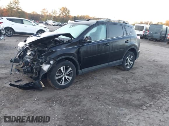 ✅ 2017 Toyota RAV4 XLE • VIN: 2T3RFREV3HW571164 • Лот: 43515669. Опубликован ранее на IAAI с пробегом 140 443 миль. Бесплатный доступ к архиву аукционных продаж из США и подробный отчёт об истории автомобиля на DreamBid. Изображение 2.