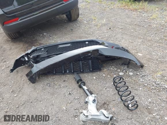 ✅ 2025 Jeep Grand Cherokee Limited • VIN: 1C4RJHBG6S8728326 • Lot: 43097342. Listed on IAAI with 134 mi. Free auction sales archive from the USA and detailed vehicle history report at DreamBid. Image 12.