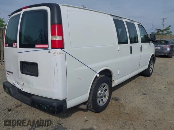 ✅ 2010 Chevrolet Express Cargo • VIN: 1GCUGADX3A1150240 • Lot: 42081426. Listed on IAAI with 533,686 mi. Free auction sales archive from the USA and detailed vehicle history report at DreamBid. Image 4.